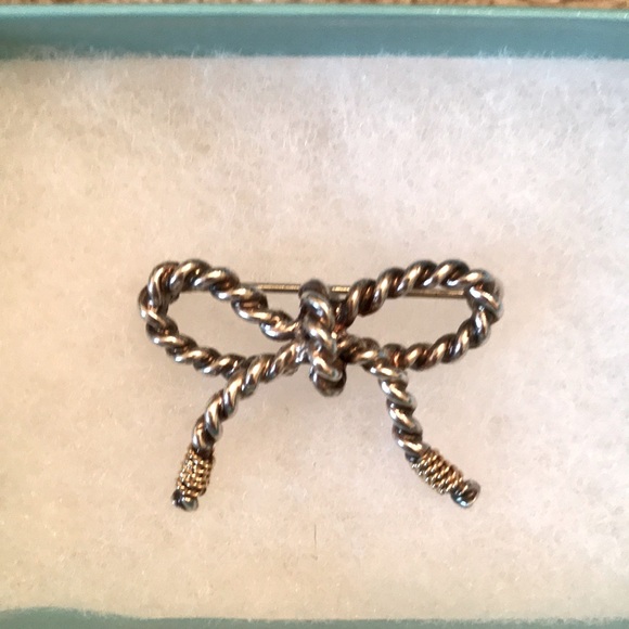 Tiffany&Co. authentic rope bow pin in sterling silver with 18K gold accents. - Picture 1 of 4